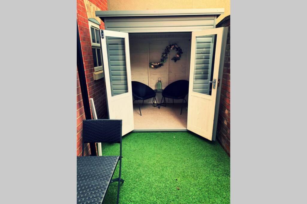 Boutique Townhouse Uphill Lincoln Villa Buitenkant foto